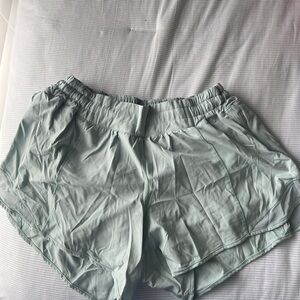 Lululemon Hotty Hot Low-Rise Lined Short 4” - Mint Green